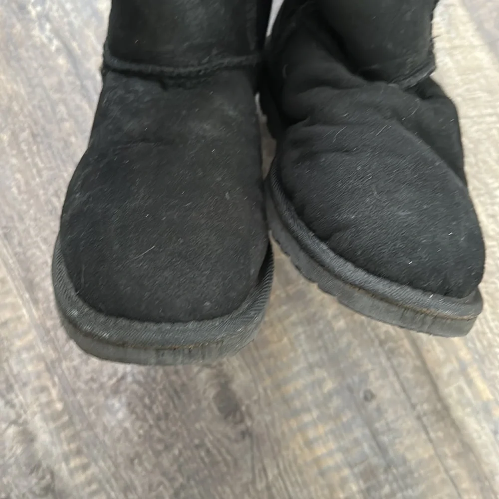 Boots - Picture 2 of 6